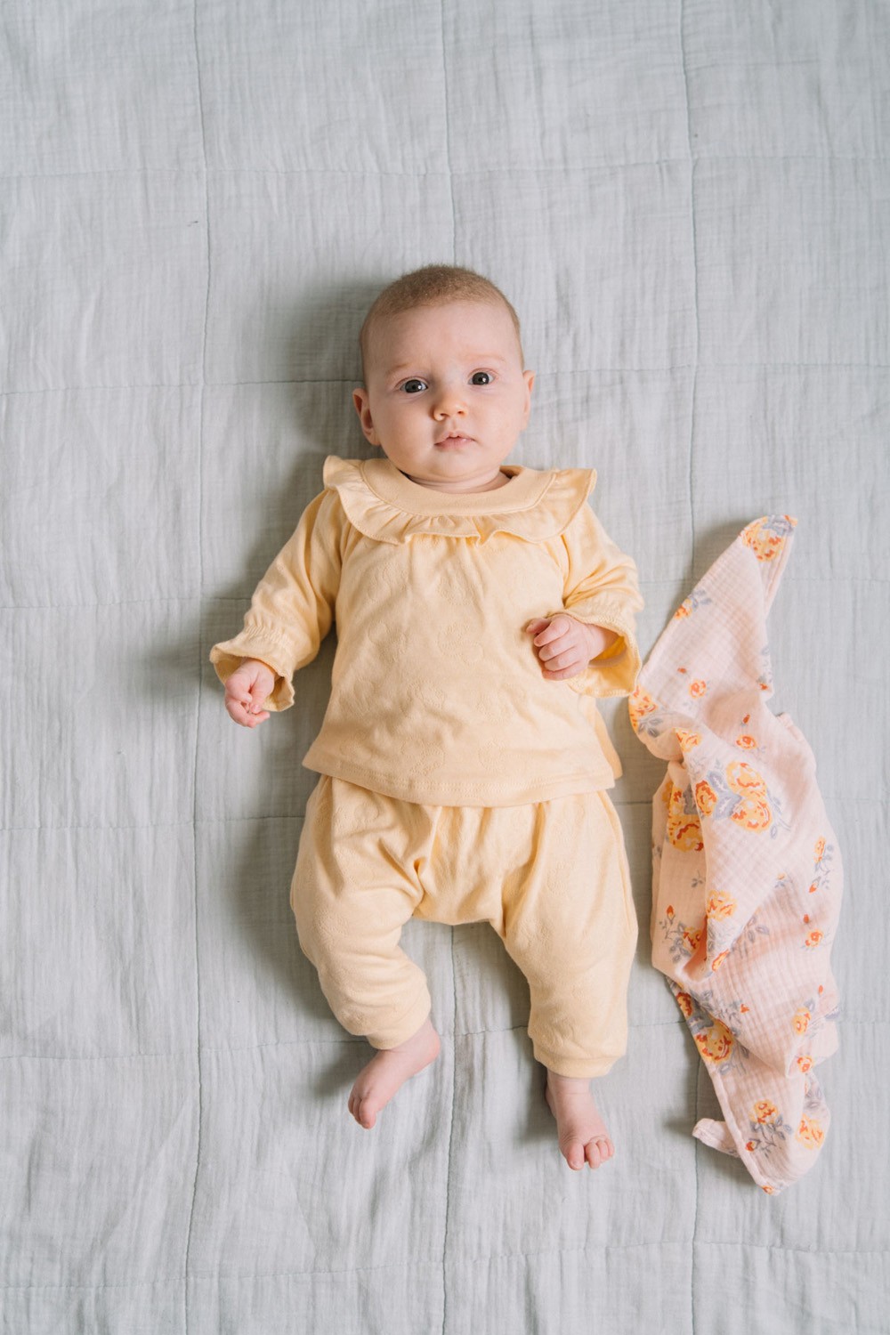 pyjama en coton bio jaune bébé Corolle