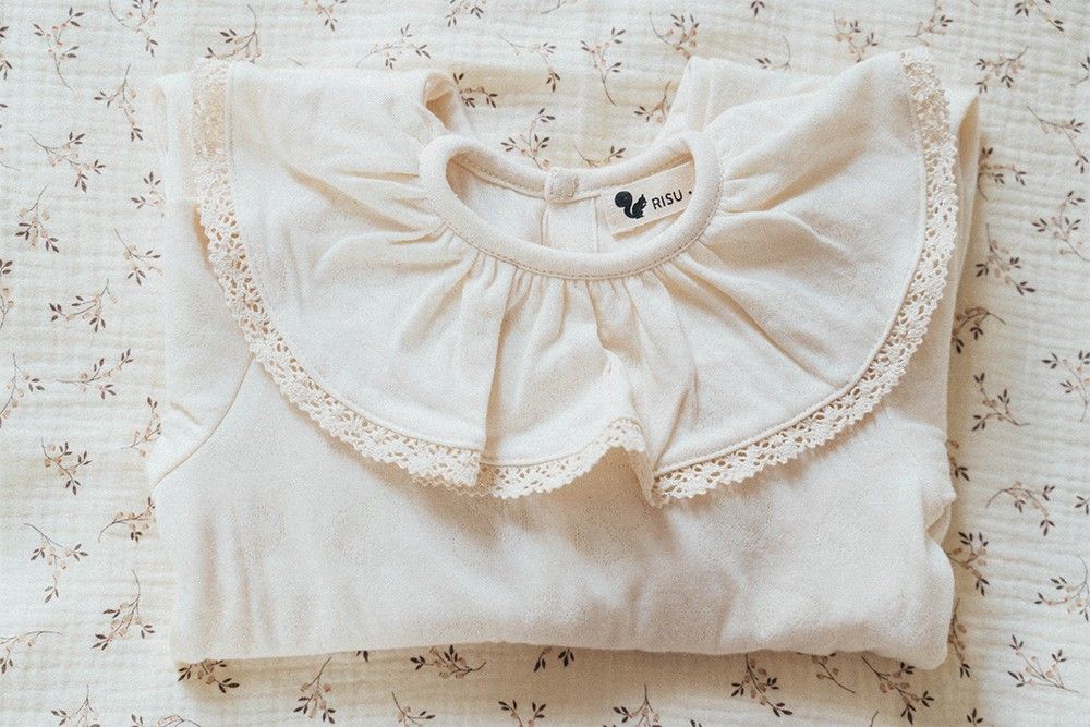 body bébé pour trousseau de naissance