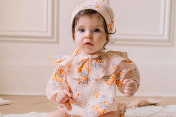 Accessoires bébé : chapeaux et maillots de bain en coton bio
