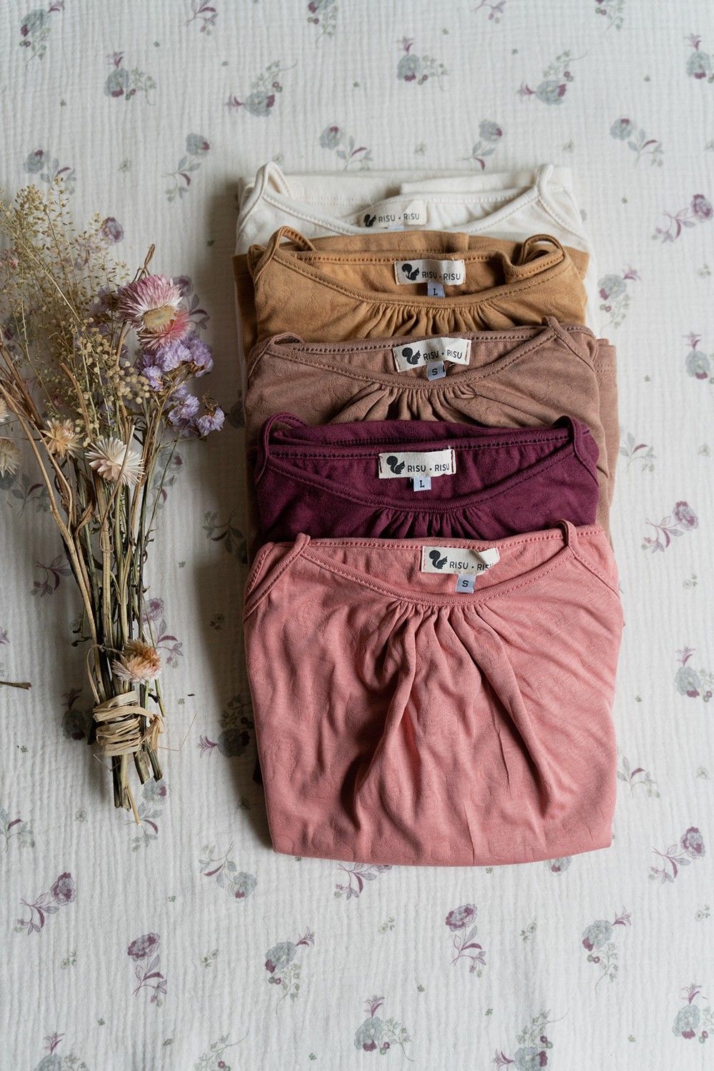 Lola strap vest - lauching prize