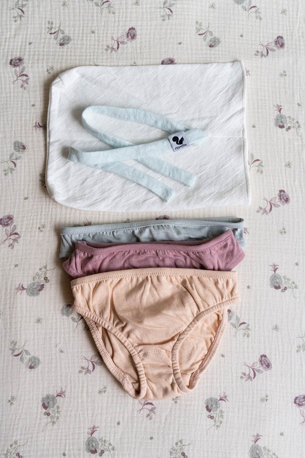 3 girl's briefs pack