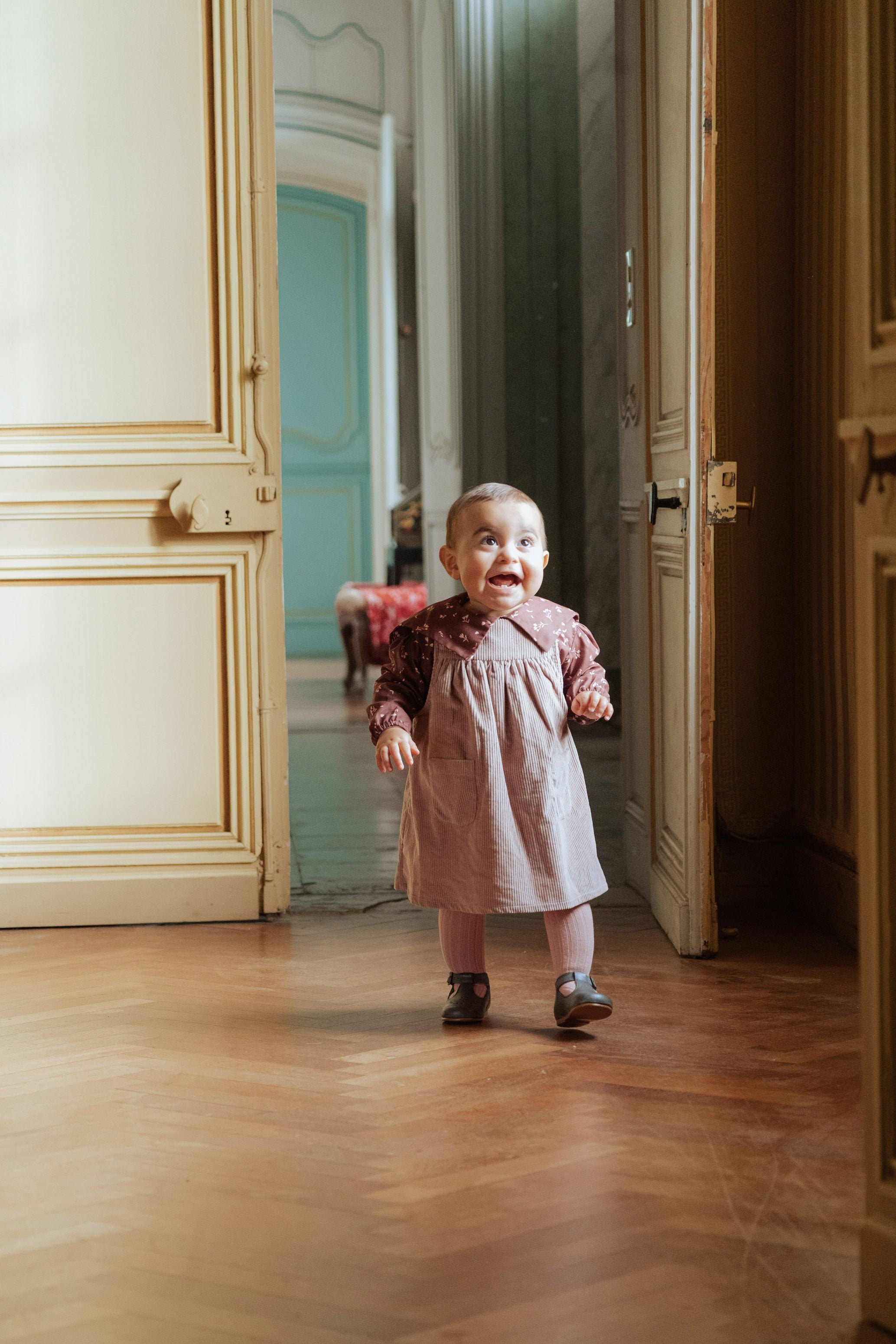 robe bébé en velours rose et blouse prune coton bio
